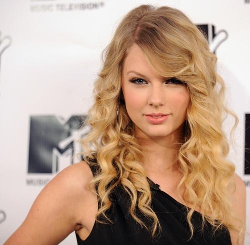 Taylor Swifts highly anticipated third album Red will be released on Oct. 22.