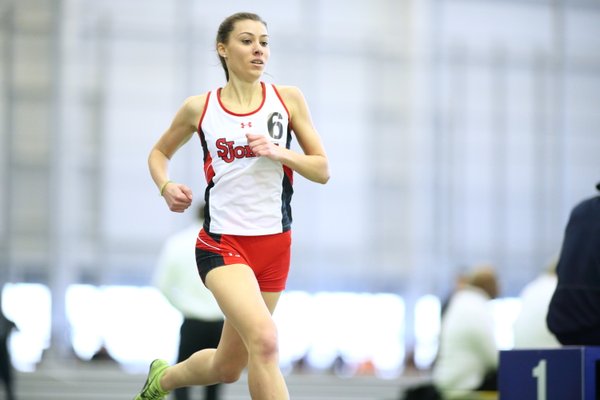 Stephanie Van Pelt defended her title at the ECAC Championships in the 1,000-meter race, taking first place with a PR of 2:34.07 time. (Photo: Twitter/@StJohnsXCTF)