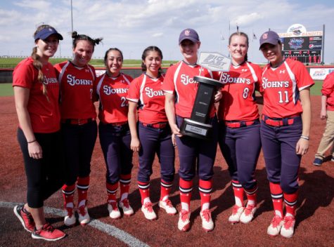 After a run to the conference finals last year, the Red Storm softball team uses their fall schedule to gear up for another long spring (Photo Courtesy/Athletic Communications).