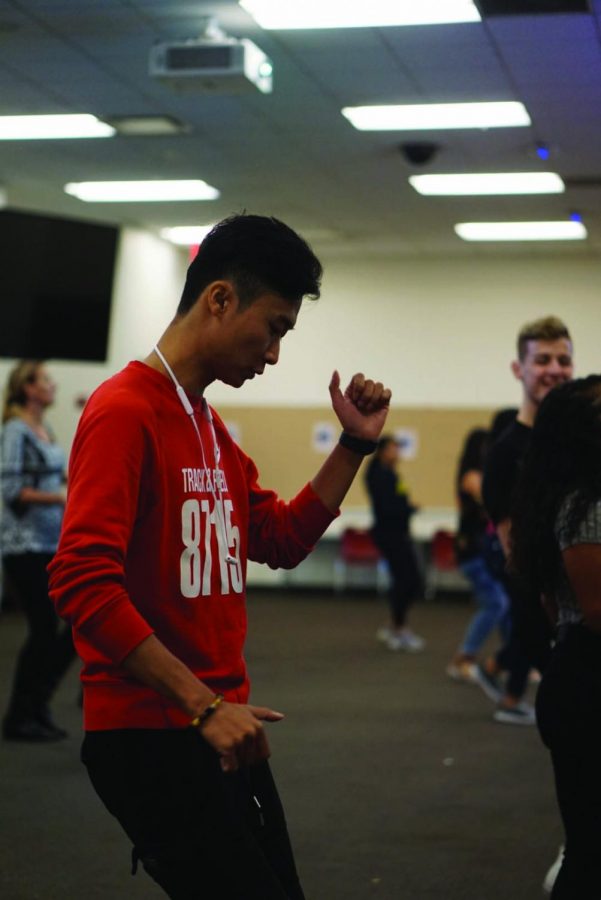 Students enjoyed learning how to salsa dance at Sensación’s event on Sept. 27.