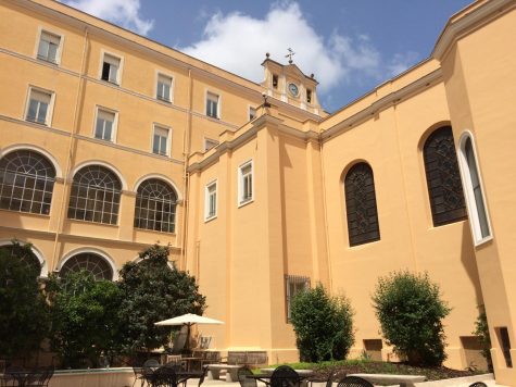 St. Johns Universitys Rome Campus Central Courtyard. PHOTO/WIKIMEDIA COMMONS