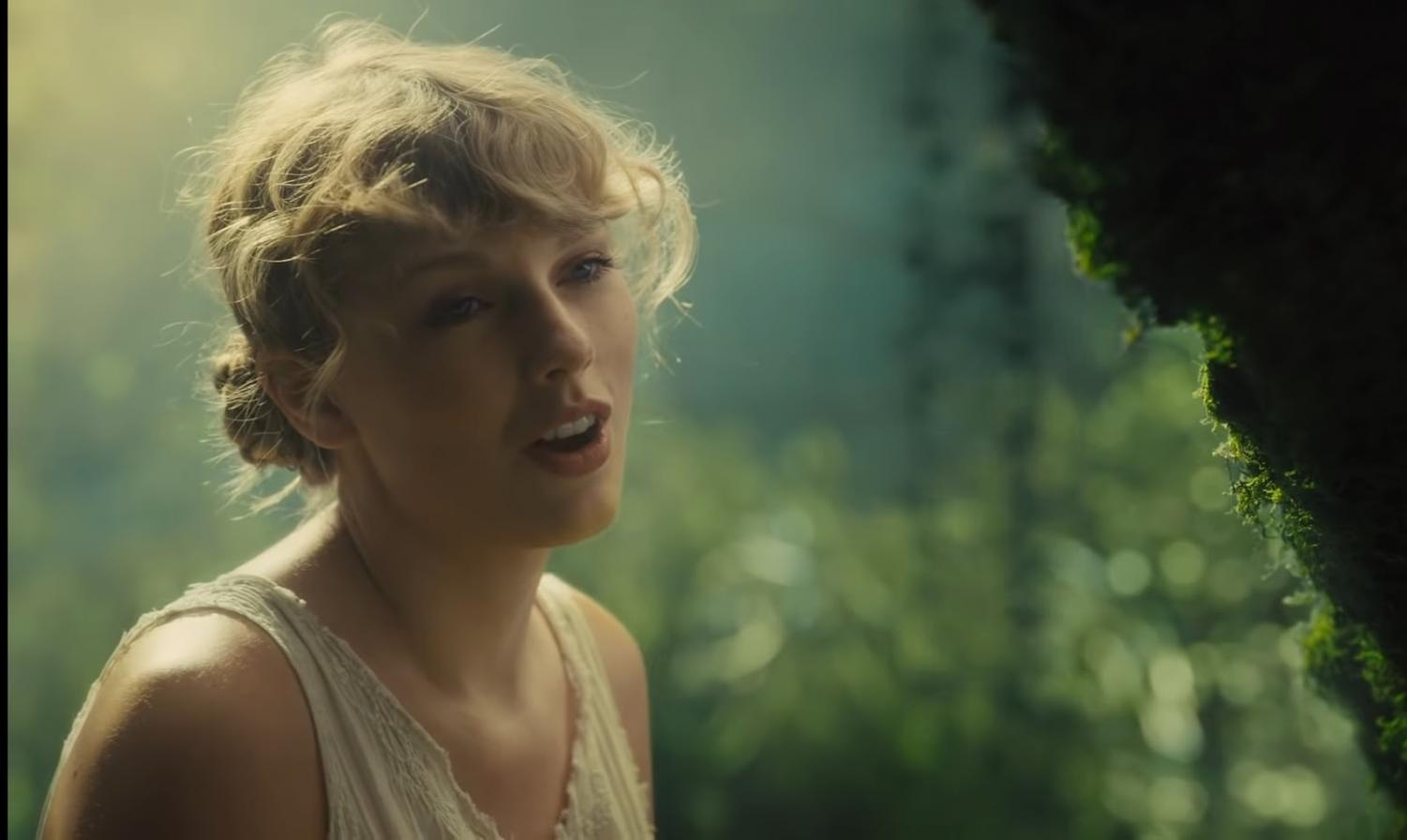 Taylor Swift's 'Folklore' Sells 1.3 Million Copies in 24 Hours